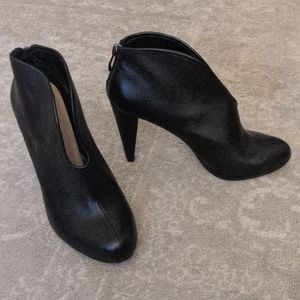 Vince Camuto - Ankle Booties - Black Leather - 8M